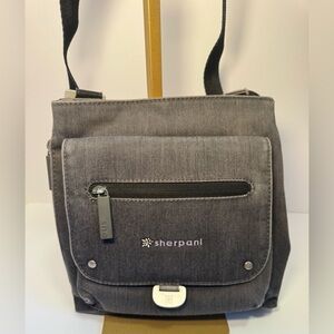 Sherpani Zooma crossbody bag in grey/charcoal